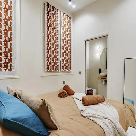 Le Petit Luxe Parisien Apartment