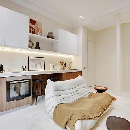 Le Petit Luxe Parisien *