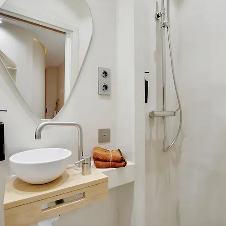 Le Petit Luxe Parisien